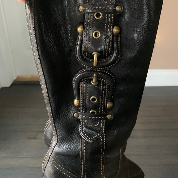 Frye Heidi Black Buckle Leather Zip Heeled Boots - Picture 10 of 15